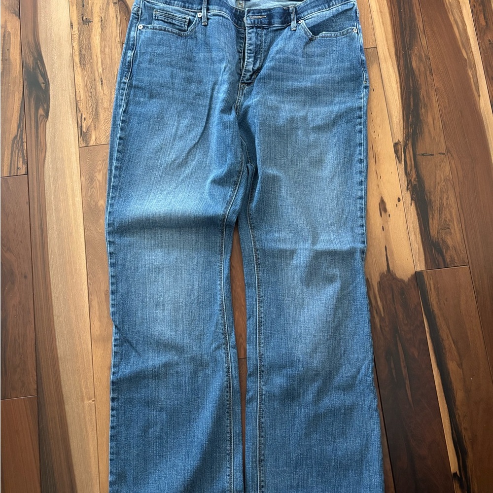 Levi's Straight Leg Blue Jeans